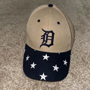 Detroit Tigers Miller Lite Tan Blue Baseball Cap Adjustable Adult Size Stars